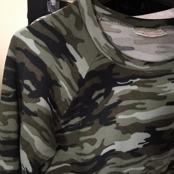 Bobbie Brooks Camo Tee SzM Long Sleeves Knit Round Neck Pre-Owned - Picture 4 of 10